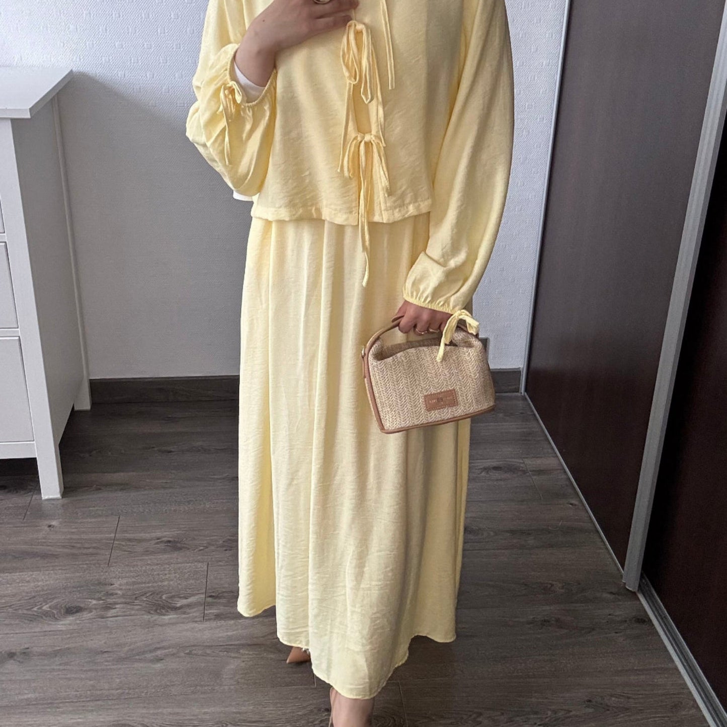ENSEMBLE GILET 3 NOEUDS + JUPE JAUNE