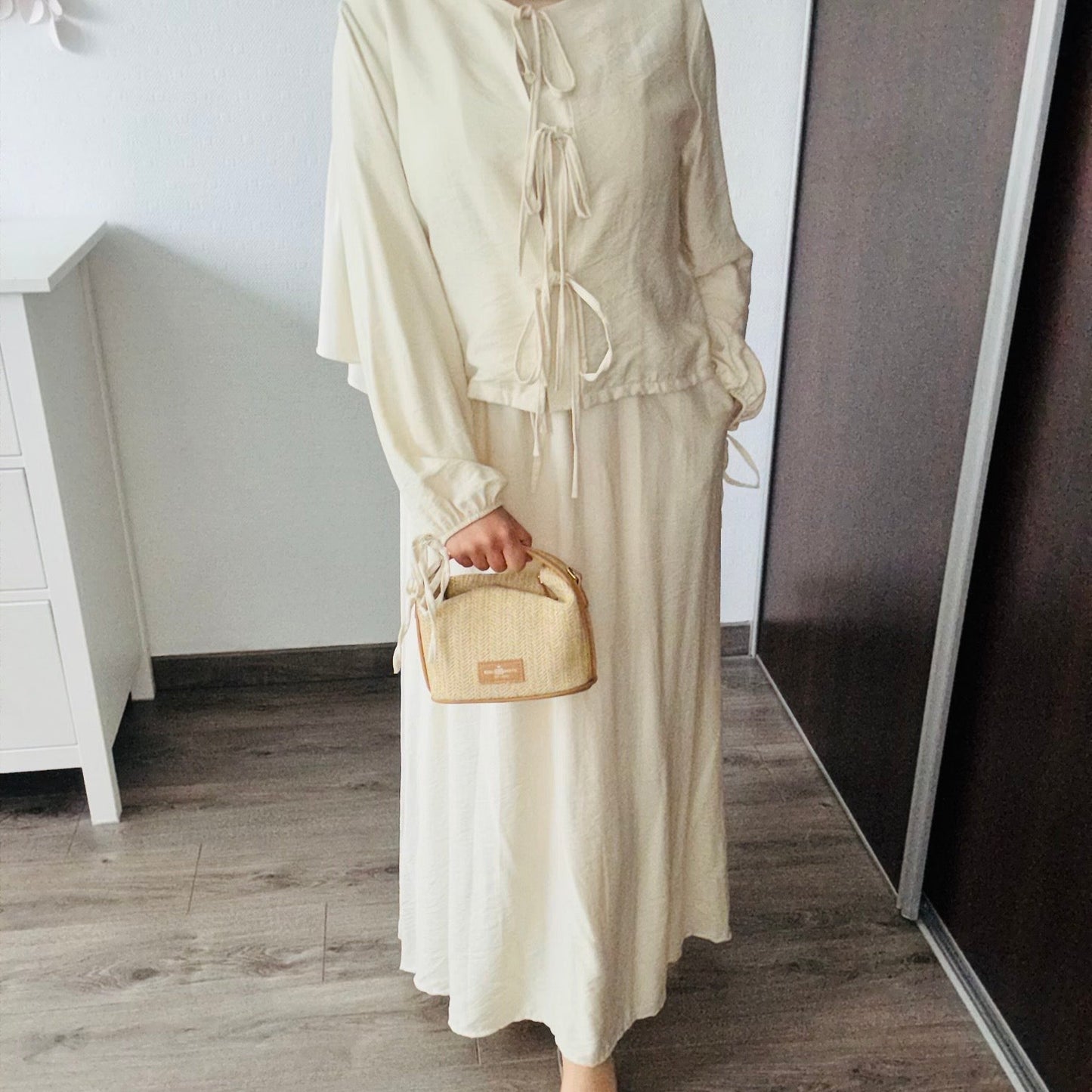 ENSEMBLE GILET 3 NOEUDS + JUPE BEIGE
