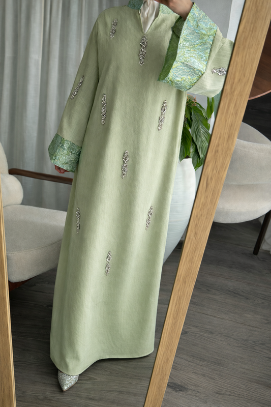 Abaya bijoux avec détails brocard